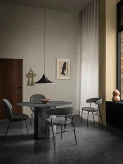 GUBI Semi pendellampa, 60 cm, svart matt