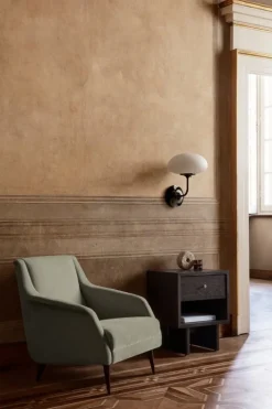 GUBI Stemlite vägglampa, svart krom