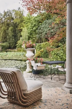 GUBI Tropique matbord, svart