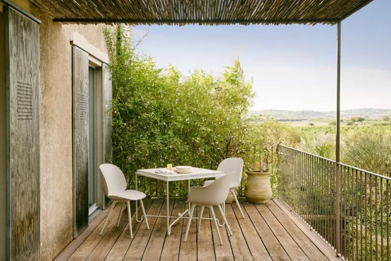 GUBI Tropique matbord, vit