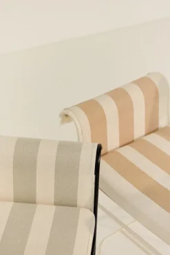 GUBI Tropique stol, klassiskt svart - Leslie Stripe 20