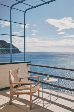 GUBI TS Outdoor sidobord, 40 cm, svart - vit travertin