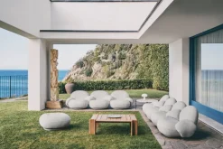 GUBI TS utomhus soffbord, 80 cm, svart - vit travertin