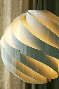 GUBI Turbo taklampa, 62 cm, alabaster vit, glansig