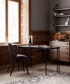 GUBI Tynell 5321 bordslampa, mässing - rotting