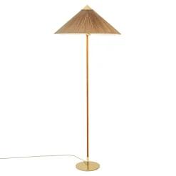 GUBI Tynell 9602 golvlampa, mässing - bambu