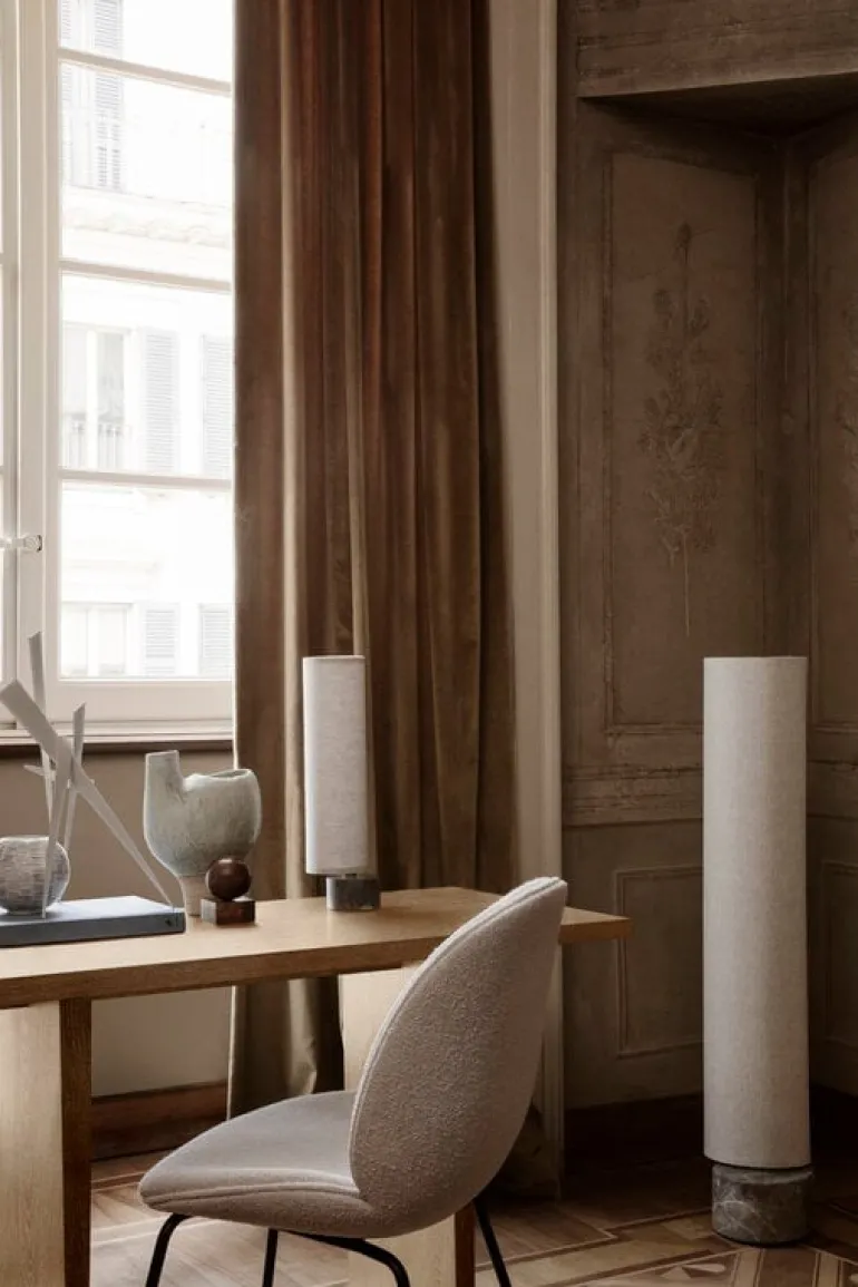 GUBI Unbound bordslampa, canvas