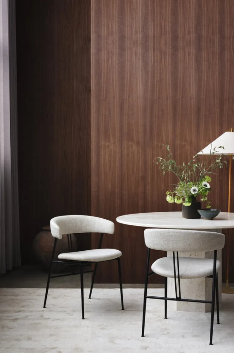 GUBI Violin stol, helklädd, Gabriel Tempt 60152