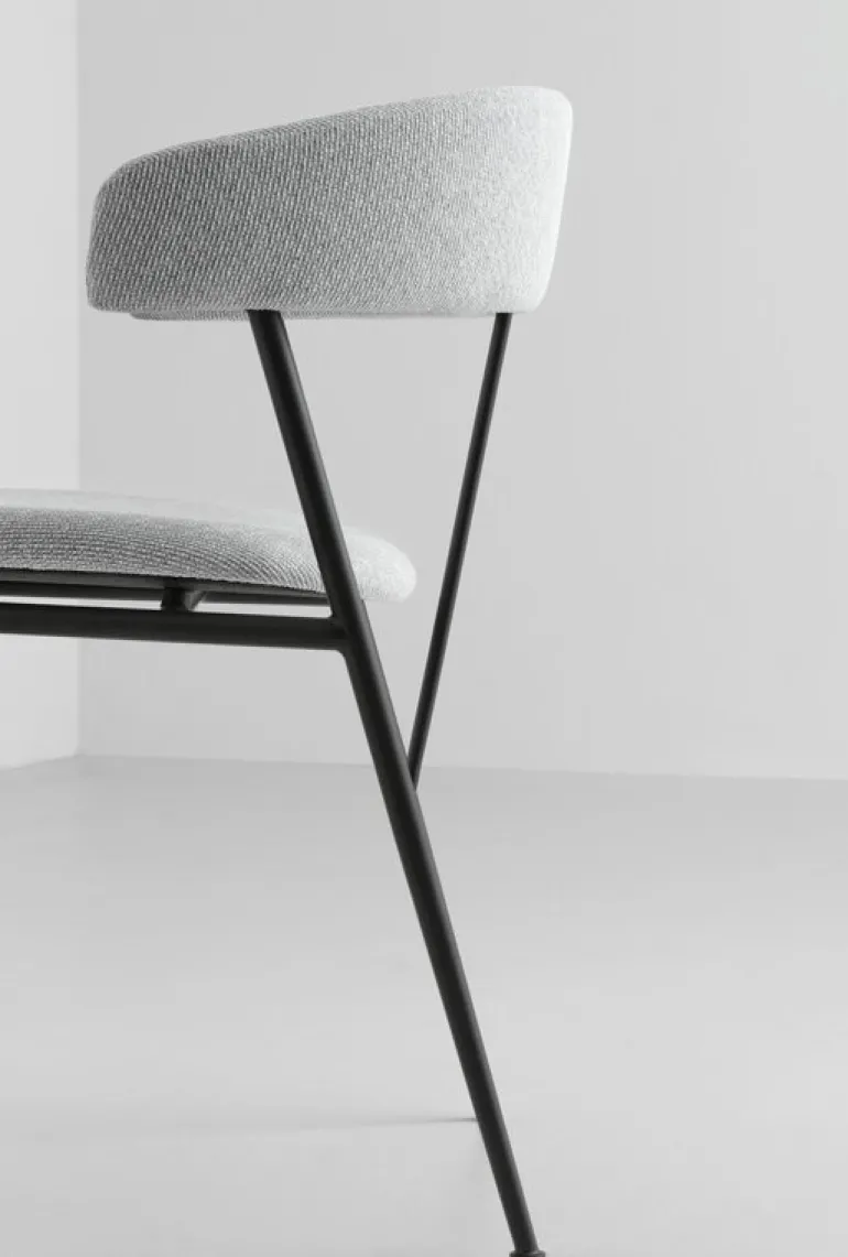 GUBI Violin stol, helklädd, Gabriel Tempt 60152