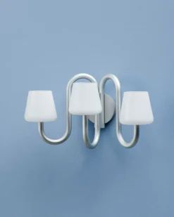 HAY Apollo vägglampa, vitt opalglas