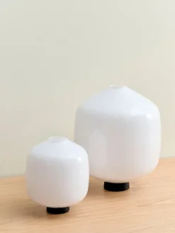 HAY Buoy 200 bordslampa, mjuk svart sladd