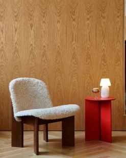 HAY Chisel fåtölj, Mohawi 21 fårfäll - lackerad valnöt