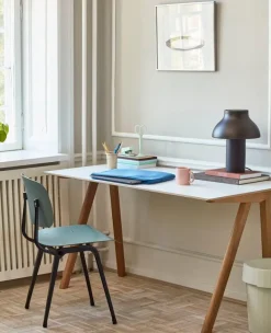 HAY CPH90 2.0 skrivbord, 130 x 65 cm, lackad ek - benvit linoleum