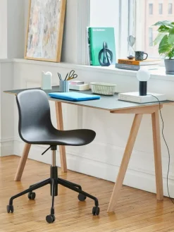 HAY CPH90 2.0 skrivbord, 130 x 65 cm, lackad ek - benvit linoleum