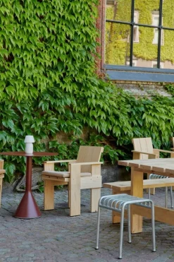 HAY Crate matstol, lackad furu