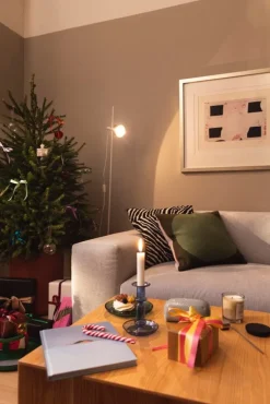 HAY Flare medium ljusstake, ljusblå med röd kant