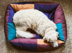 HAY HAY Dogs bädd, L, vinröd - grön