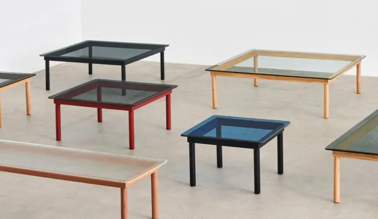 HAY Kofi bord 140 x 50 cm, lackad valnöt - räfflat glas