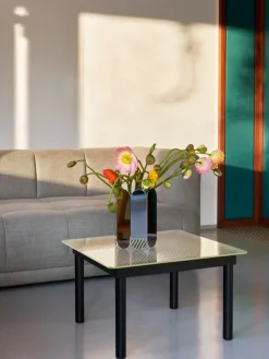 HAY Kofi bord 80 x 80 cm, svartlackerad ek - räfflat glas