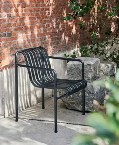 HAY Palissade matstol med armstöd, antracit