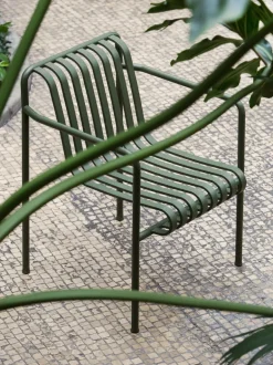 HAY Palissade matstol med armstöd, oliv