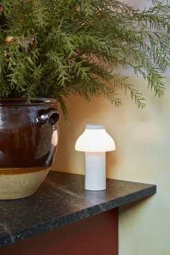 HAY PC Portable bärbar bordslampa, cream white