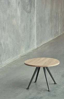 HAY Pyramid soffbord 51, 60 cm, svart - lackad ek