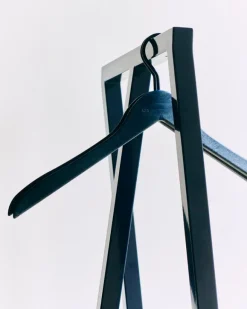 HAY Soft klädgalge, smal, svart, 4 st