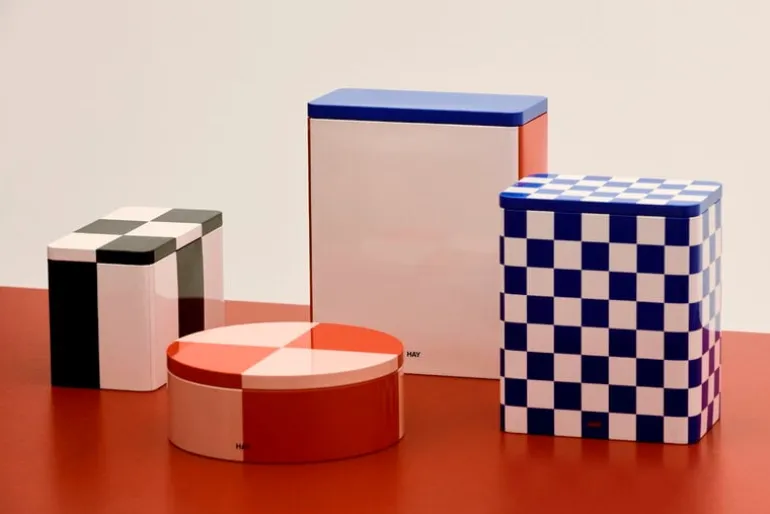 HAY Tin behållare, XL, off-white - blå - röd