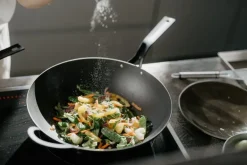 Heirol Blacksteel Pro, wokpanna, 33 cm