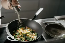 Heirol Blacksteel Pro, wokpanna, 33 cm