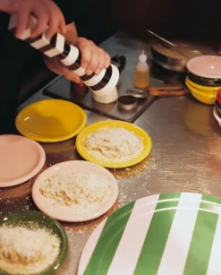 Hem Molino kvarn, vertikal, svart - vit