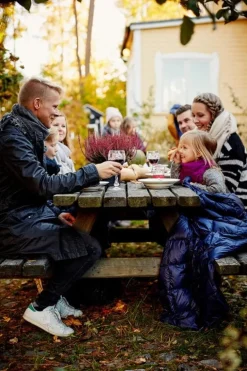 Joutsen Kulkuri pläd, 130 x 190 cm, mörkblå