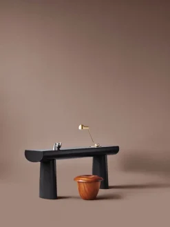 Karakter Domo bordslampa, mässing