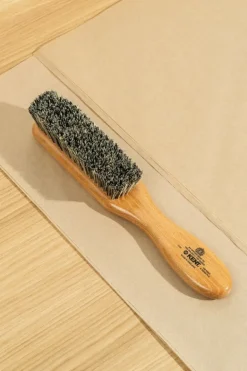 Kent Brushes Kent CC7 klädborste, lackerad bok