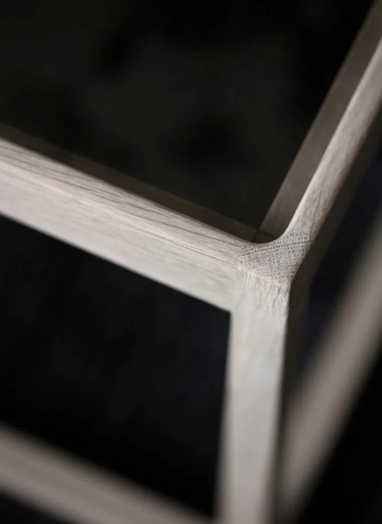 Klassik Studio Cube bord, såpad ek - rökfärgat glas