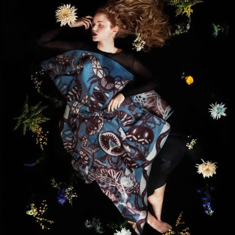 Klaus Haapaniemi & Co. Bees filt, blå