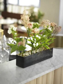 Klong Äng vas, rektangulär, mässing