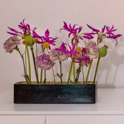 Klong Äng vas, rektangulär, mässing