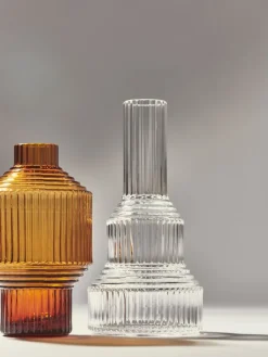 Kosta Boda Pavilion vas, 134 mm, mörk bärnsten