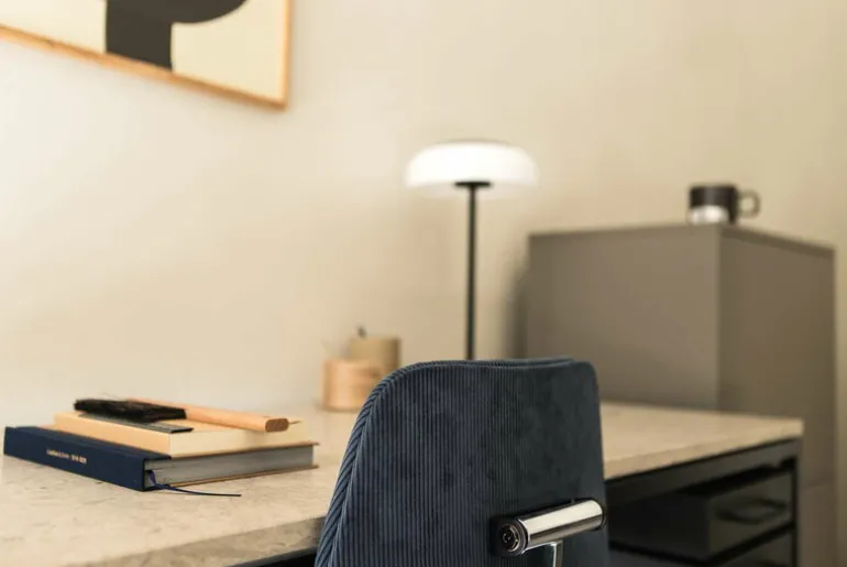 Labofa Heritage 65 skrivbord, 2 lådor, Thala-kalksten - svart