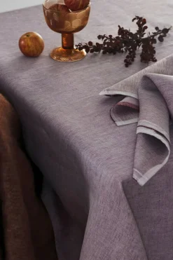 Lapuan Kankurit Aamu bordsduk, 150 x 260 cm, bordeaux