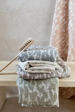 Lapuan Kankurit Jäkälä jättehandduk, vit - kanel