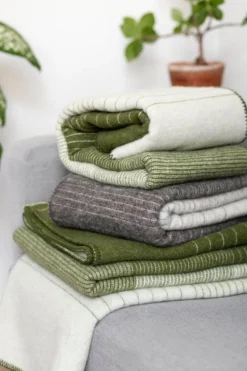 Lapuan Kankurit Kaamos filt, 150 x 200 cm, vit - naturbrun