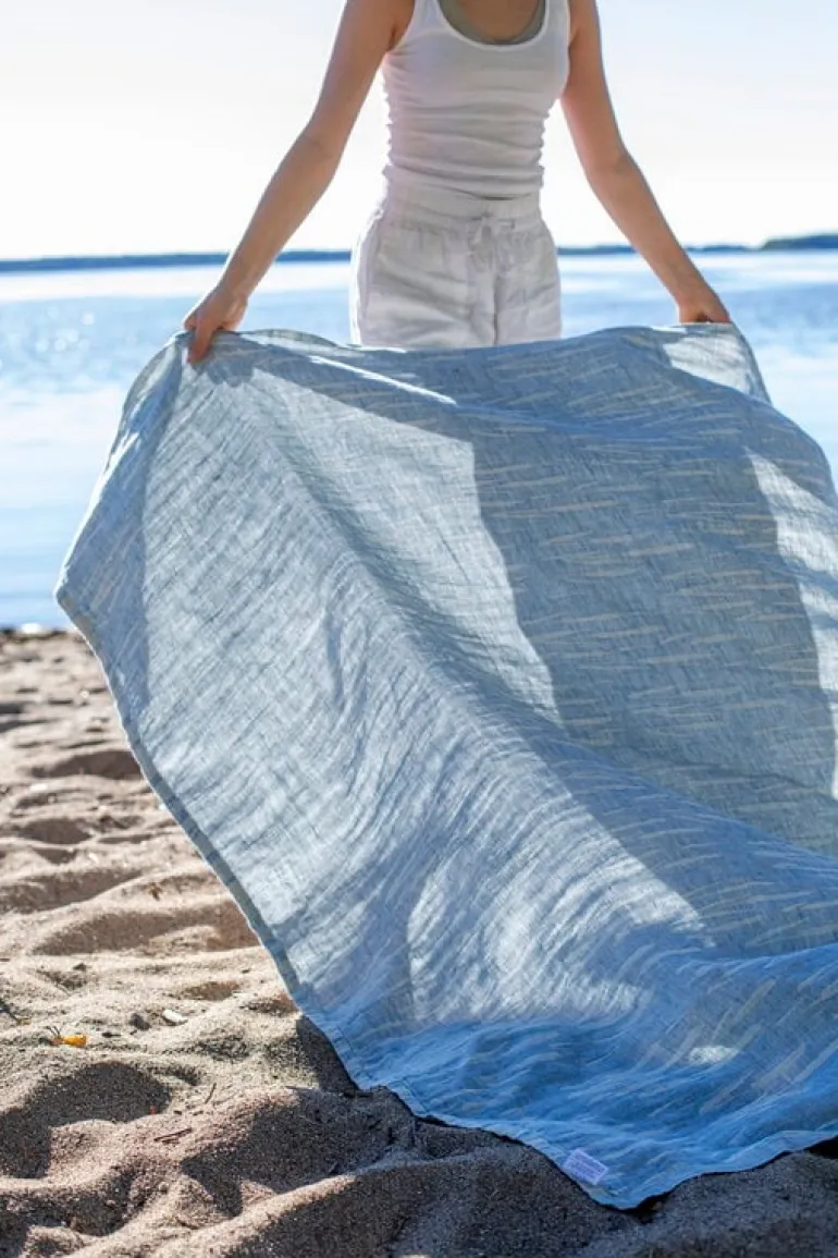 Lapuan Kankurit Osmankäämi bordsduk/filt, 145 x 200 cm, linne - blå