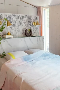 Lapuan Kankurit Saari bordsduk/filt, 145 x 200 cm, rosenröd - blå