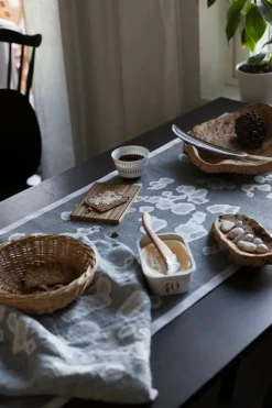 Lapuan Kankurit Saimaannorppa sittunderlag 46 x 150 cm