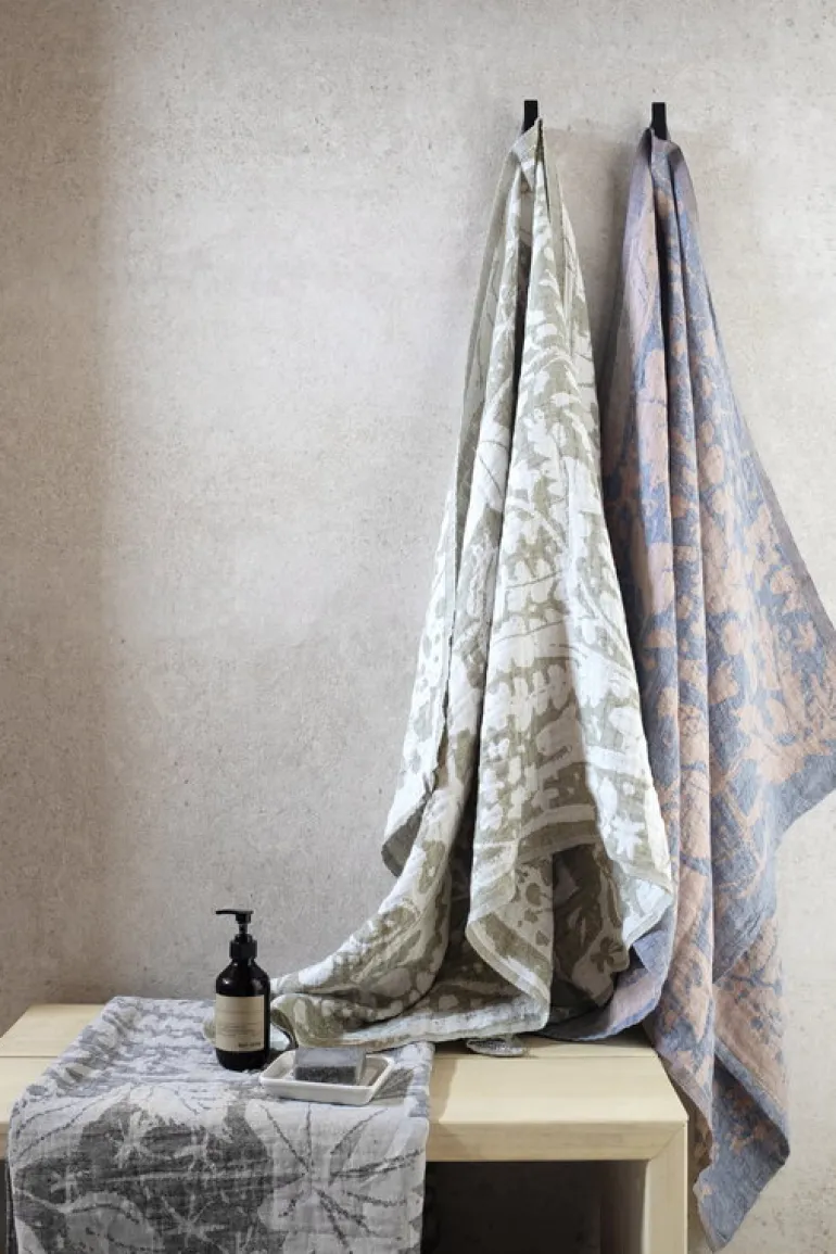 Lapuan Kankurit Villiyrtit jättehandduk, vit - oliv