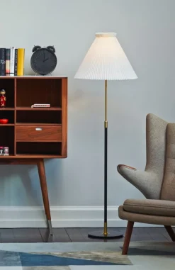 Le Klint Golvlampa 351, mässing - svart