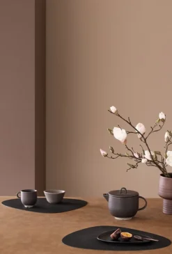 Lind DNA Curve bordstablett, 37 x 44 cm, svart Nupo-läder